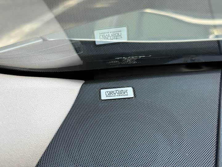 Фото 9 - Lexus RX