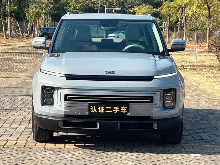 Фото 2 - Geely Icon