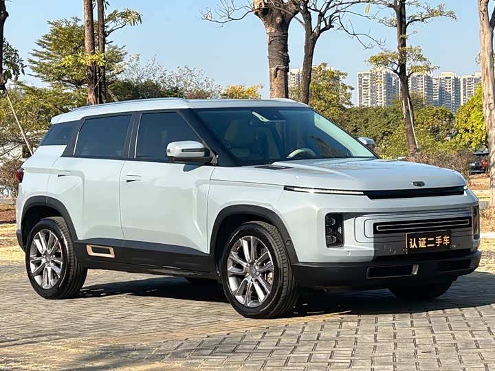 Фото 3 - Geely Icon