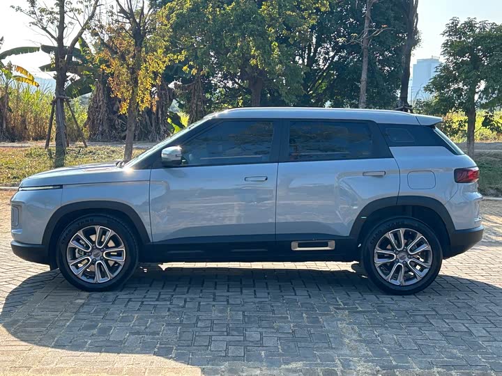 Фото 7 - Geely Icon