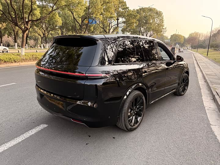 Фото 8 - LiXiang L8