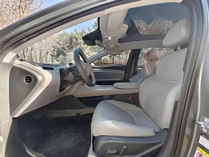 Фото 4 - XPeng Mona M03