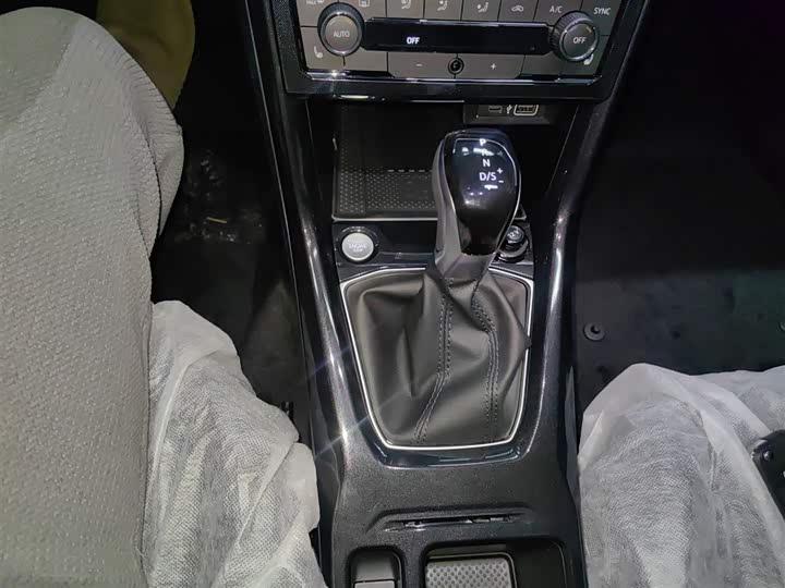 Фото 6 - Volkswagen Tharu