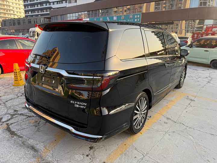 Фото 4 - Honda Elysion