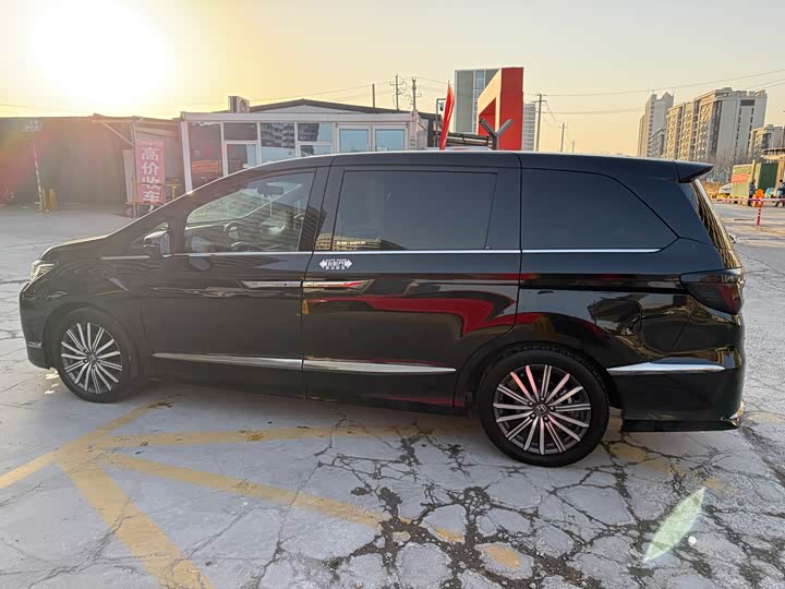 Фото 6 - Honda Elysion