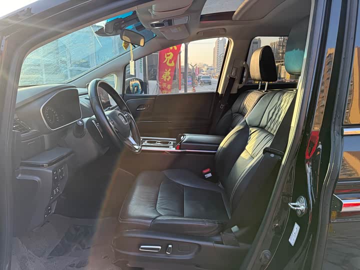 Фото 8 - Honda Elysion