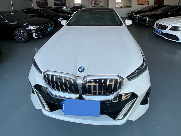 Фото 1 - BMW 5 Series