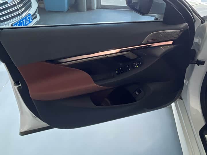 Фото 6 - BMW 5 Series