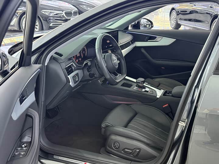 Фото 4 - Audi A4L