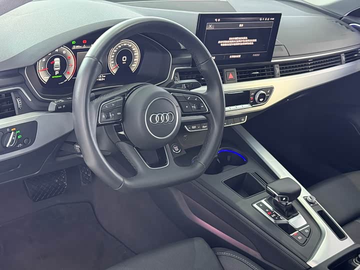 Фото 5 - Audi A4L