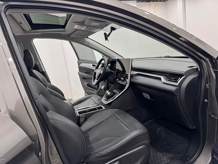 Фото 4 - Haval M6