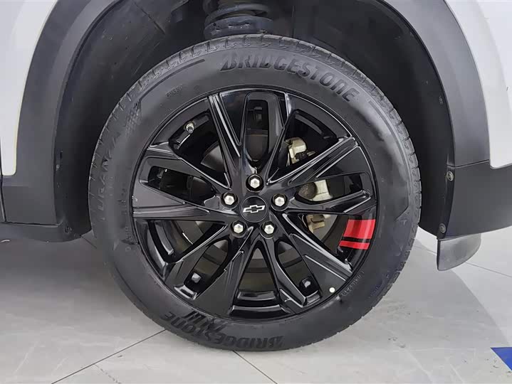 Фото 6 - Chevrolet Tracker