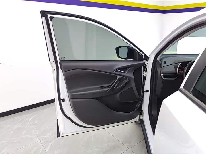 Фото 7 - Chevrolet Tracker