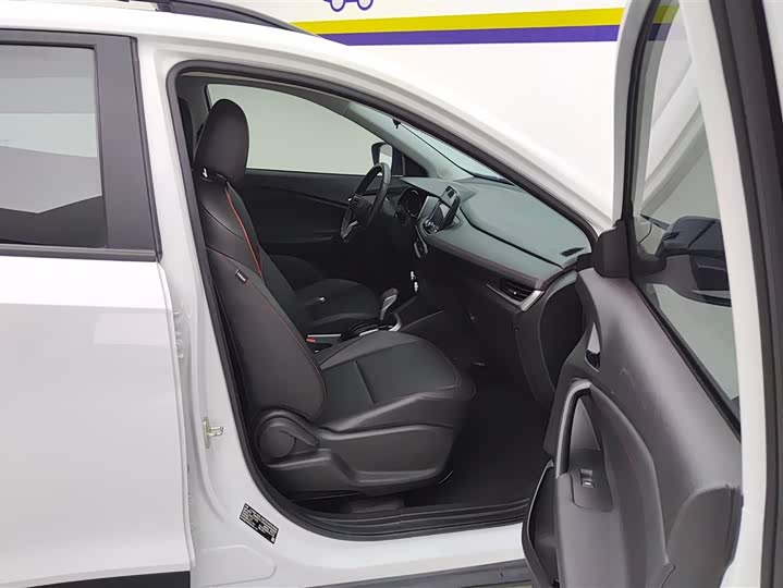 Фото 8 - Chevrolet Tracker