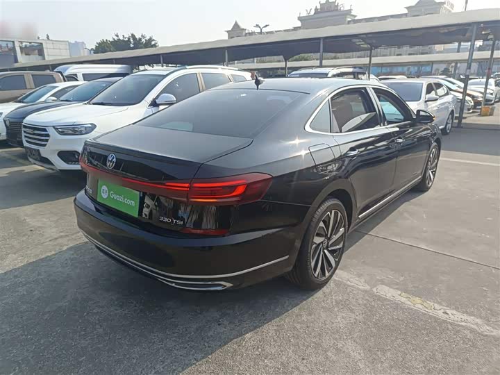 Фото 7 - Volkswagen Passat