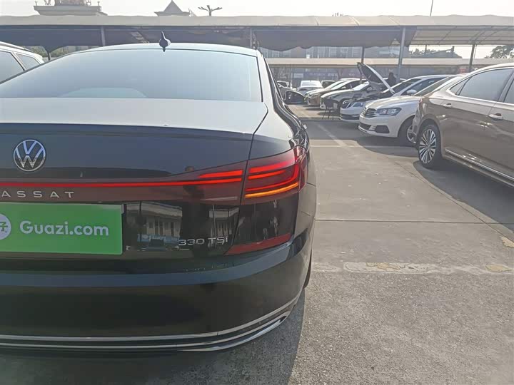 Фото 8 - Volkswagen Passat