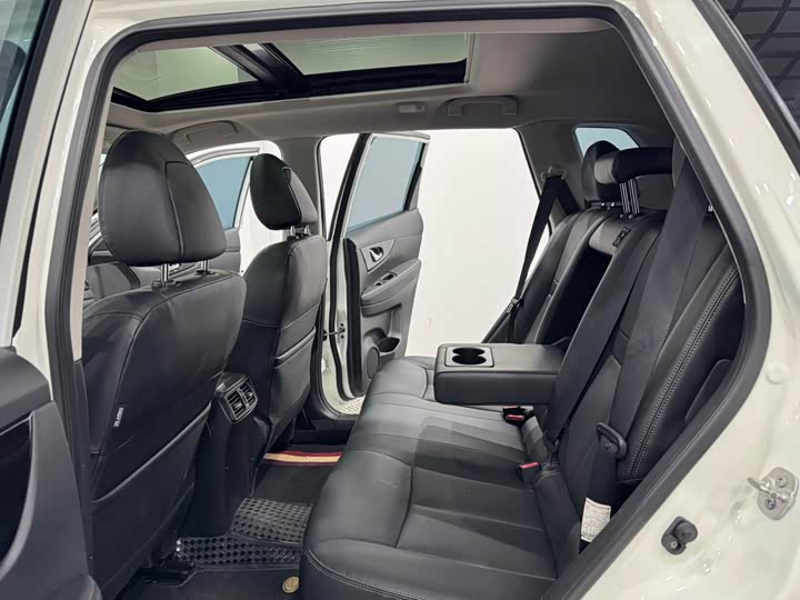 Фото 6 - Nissan X-Trail