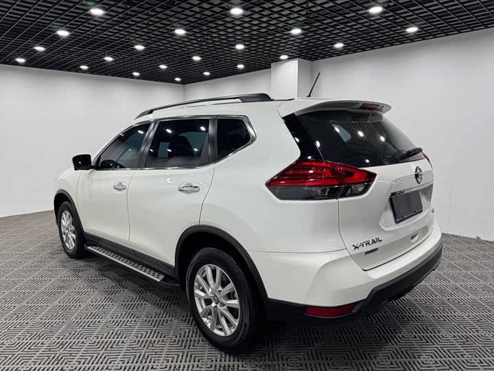 Фото 9 - Nissan X-Trail