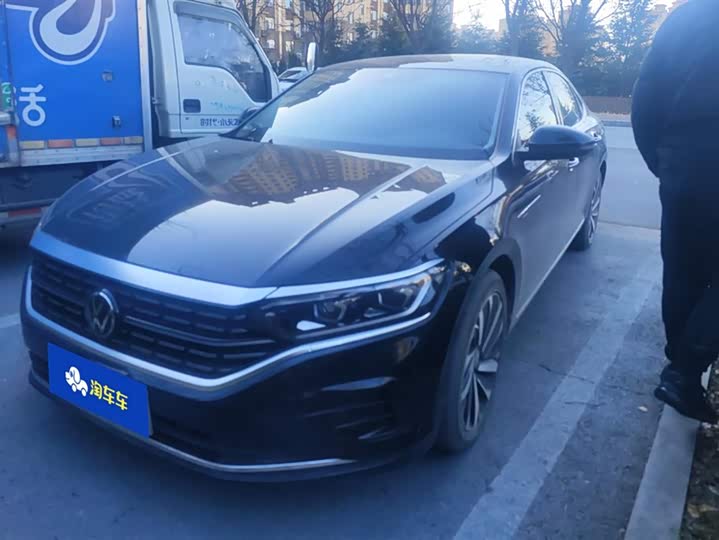 Фото 1 - Volkswagen Passat