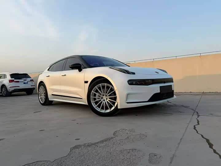 Фото 1 - Zeekr 001