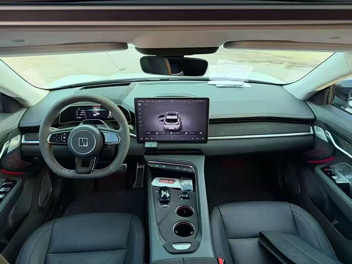 Фото 8 - Zeekr 001