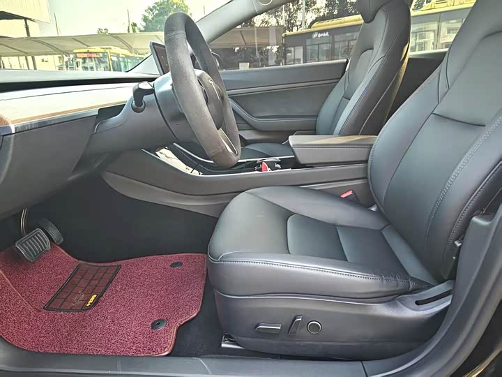 Фото 5 - Tesla Model 3