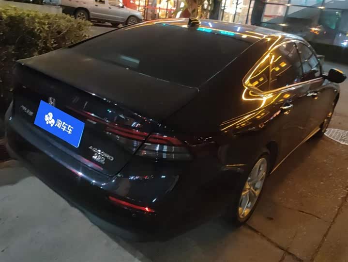 Фото 3 - Honda Accord