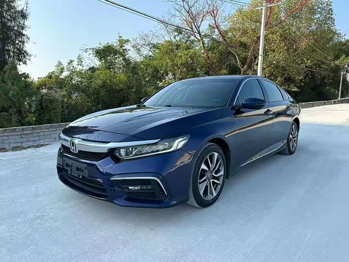 Фото 1 - Honda Inspire