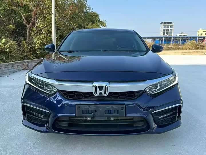 Фото 3 - Honda Inspire