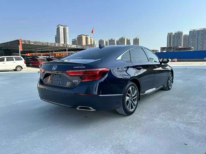 Фото 4 - Honda Inspire