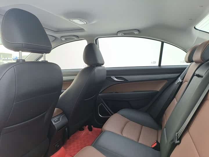 Фото 7 - Geely Emgrand