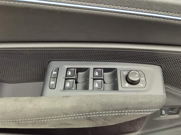 Фото 9 - Volkswagen Passat