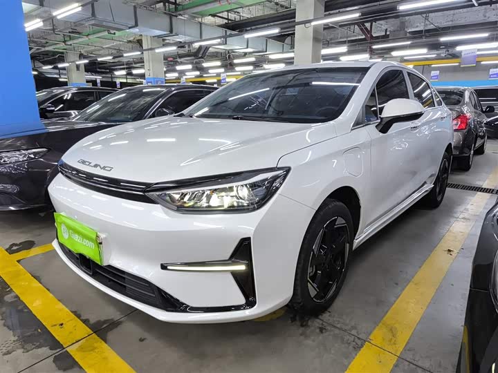 Фото 2 - Beijing EU5 Plus