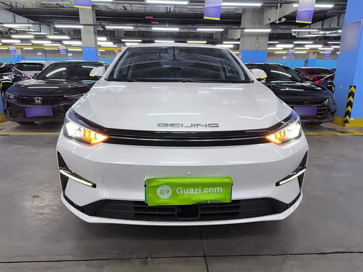 Фото 3 - Beijing EU5 Plus