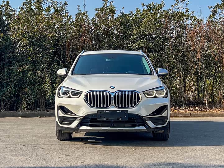 Фото 2 - BMW X1