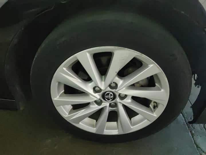 Фото 6 - Toyota Camry