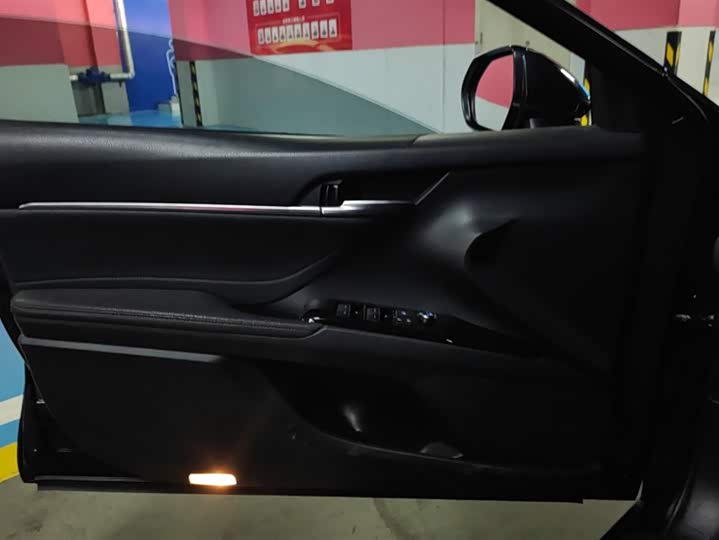 Фото 7 - Toyota Camry