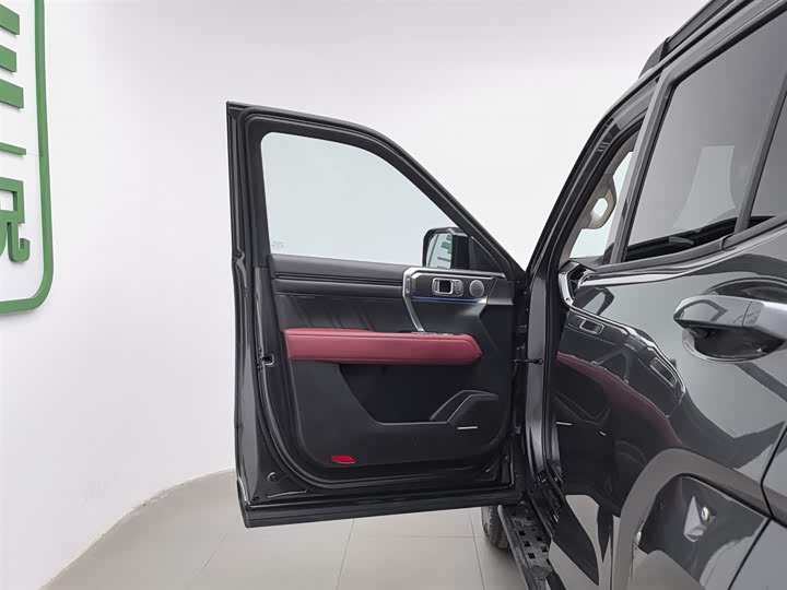 Фото 8 - Tank 400 Hybrid