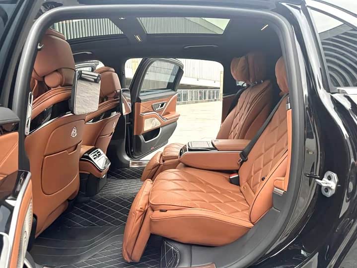 Фото 7 - Mercedes-Benz Maybach S-Class