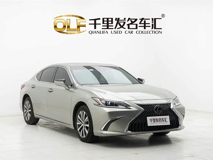 Фото 6 - Lexus ES