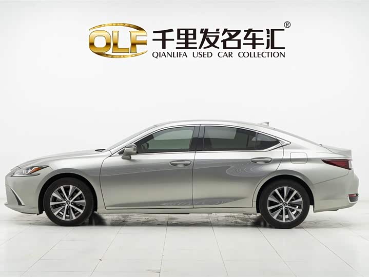 Фото 7 - Lexus ES