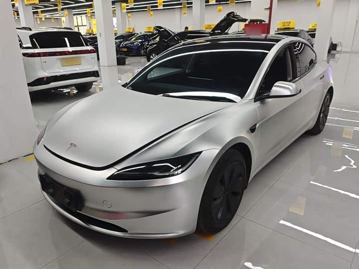Фото 1 - Tesla Model 3