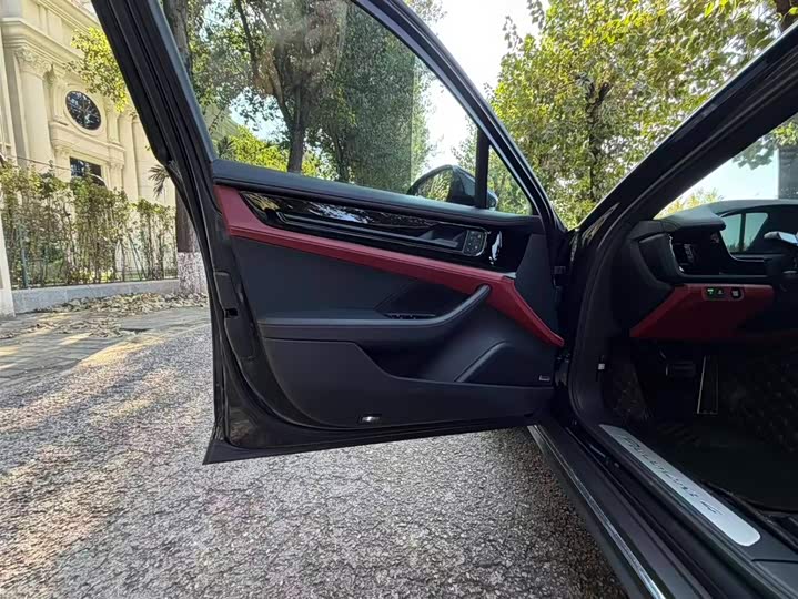 Фото 9 - Porsche Panamera