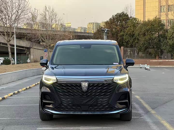 Фото 2 - Roewe iMax 8