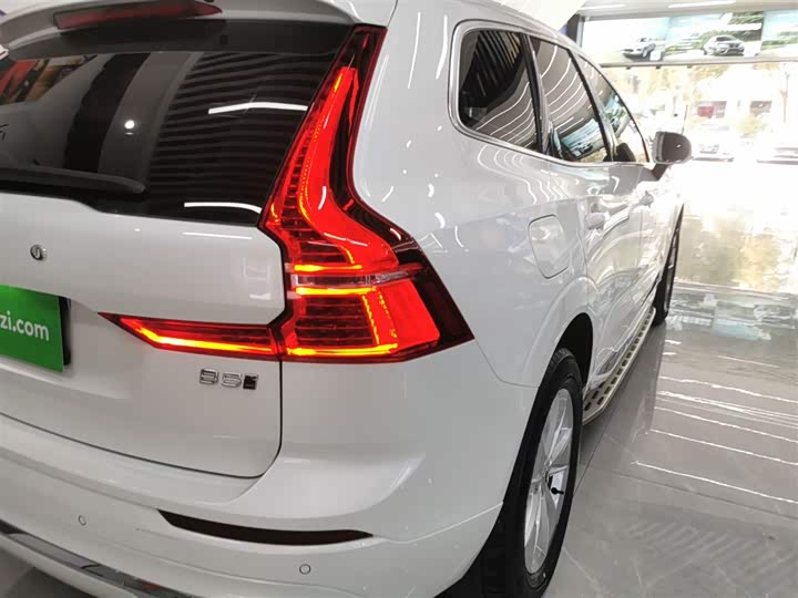 Фото 8 - Volvo XC60