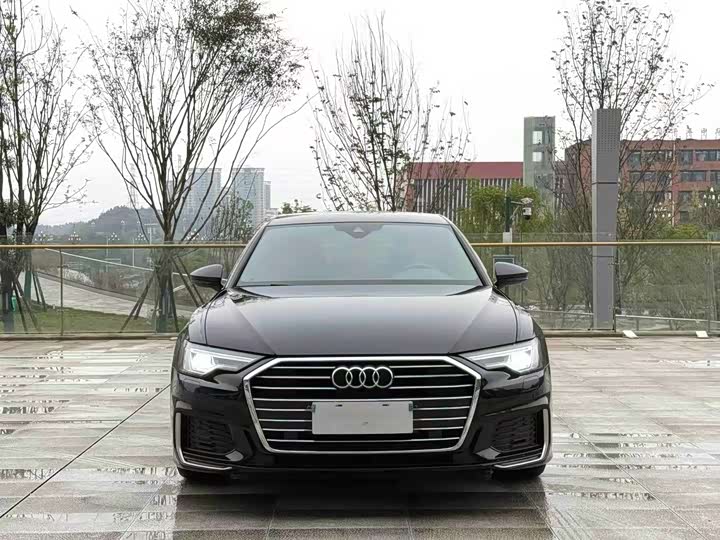 Фото 2 - Audi A6L