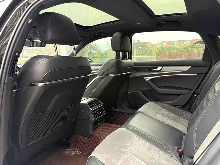 Фото 5 - Audi A6L