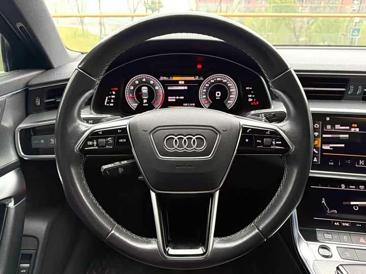 Фото 7 - Audi A6L