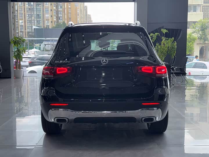 Фото 8 - Mercedes-Benz GLB-Class