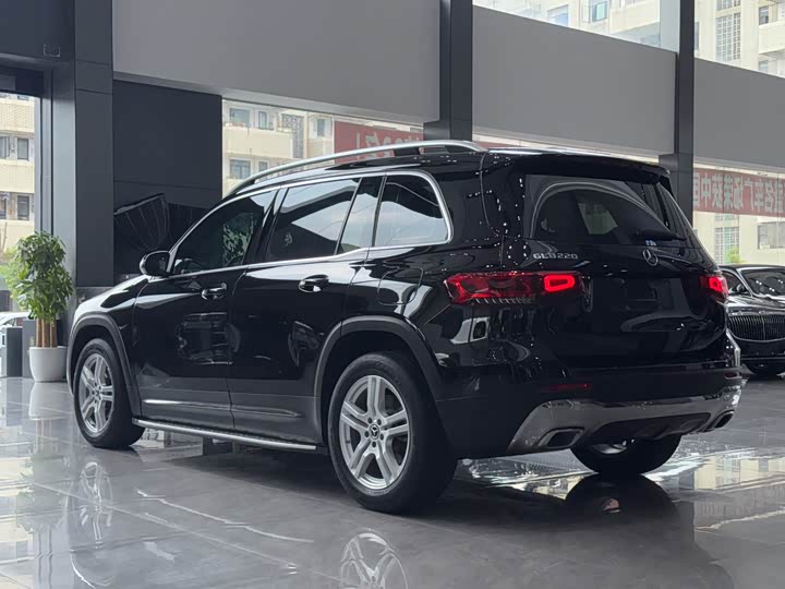 Фото 9 - Mercedes-Benz GLB-Class